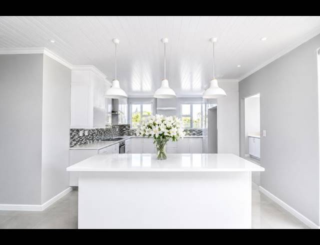 3 BEDROOM HOUSE FOR SALE IN PORT OWEN
